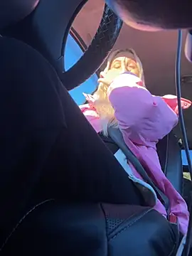 Snapshot of MerlinDave chatting on 09.30.25 MerlinDave online show from 09.30.25