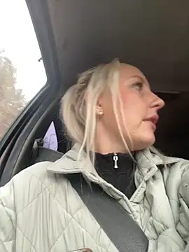 Snapshot of MerlinDave chatting on 10.22.25 MerlinDave online show from 10.22.25