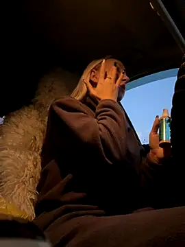 Snapshot of MerlinDave chatting on 11.17.25 MerlinDave online show from 11.17.25