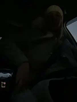 Snapshot of MerlinDave chatting on 11.19.25 MerlinDave online show from 11.19.25