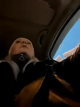 Snapshot of MerlinDave chatting on 11.26.25 MerlinDave online show from 11.26.25