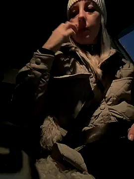 Snapshot of MerlinDave chatting on 12.05.25 MerlinDave online show from 12.05.25