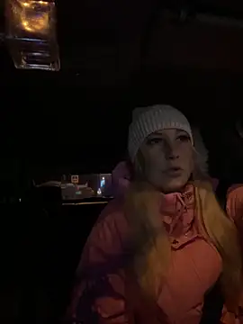 Snapshot of MerlinDave chatting on 12.16.25 MerlinDave online show from 12.16.25