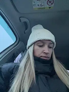 Snapshot of MerlinDave chatting on 12.20.25 MerlinDave online show from 12.20.25