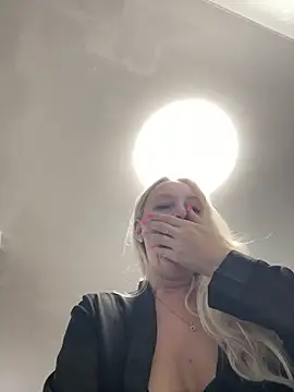 Snapshot of MerlinDave chatting on 02.08.26 MerlinDave online show from 02.08.26