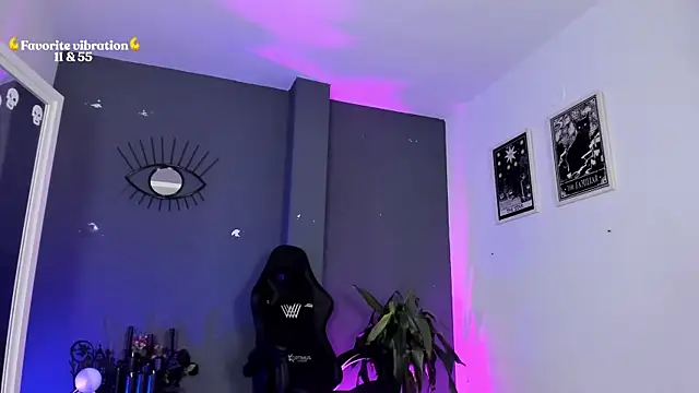 Raven Witch  online show from 04.18.26