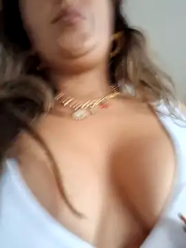 lauramcdowell1 online show from 11.21.25