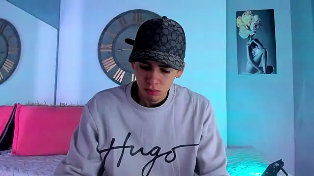 Snapshot of Mike_0233_ chatting on 12.28.24 Mike 0233 online show from 12.28.24