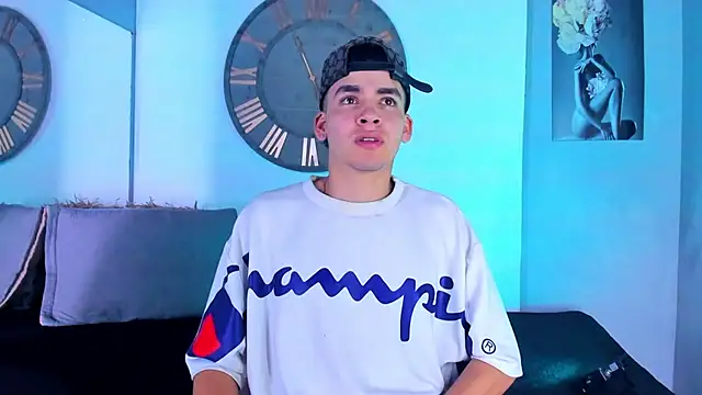 Snapshot of Mike_0233_ chatting on 01.03.25 Mike 0233 online show from 01.03.25