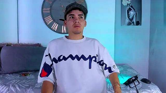 Snapshot of Mike_0233_ chatting on 01.07.25 Mike 0233 online show from 01.07.25