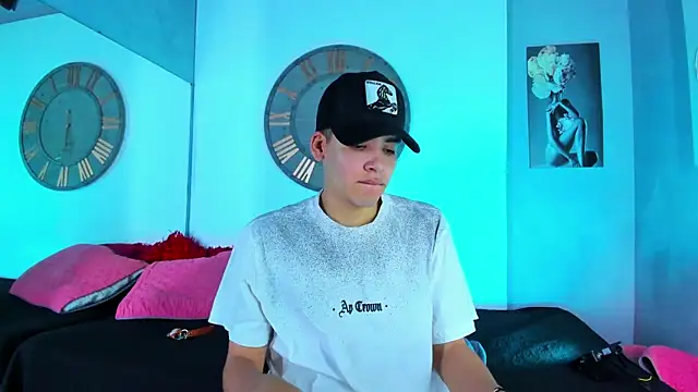 Snapshot of Mike_0233_ chatting on 01.21.25 Mike 0233 online show from 01.21.25