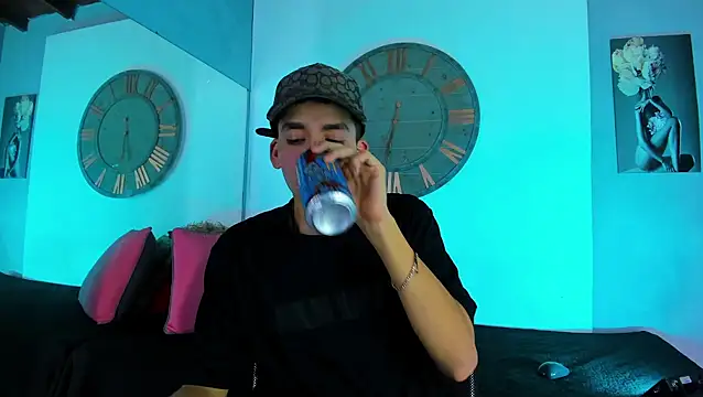 Snapshot of Mike_0233_ chatting on 01.24.25 Mike 0233 online show from 01.24.25