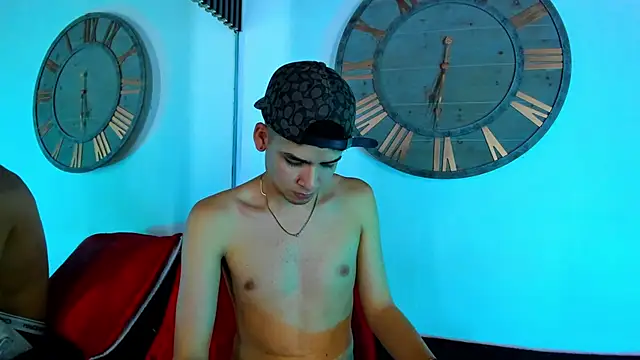 Snapshot of Mike_0233_ chatting on 02.01.25 Mike 0233 online show from 02.01.25