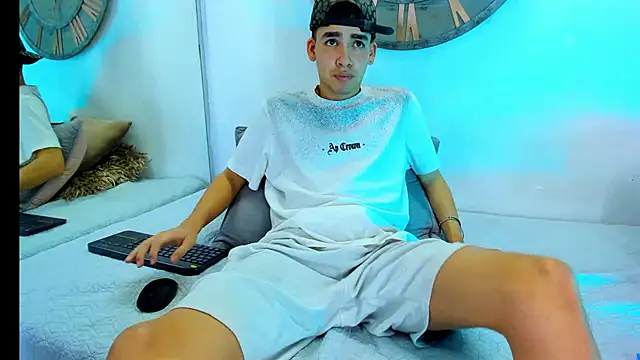 Snapshot of Mike_0233_ chatting on 02.06.25 Mike 0233 online show from 02.06.25