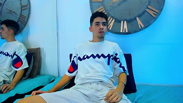 Snapshot of Mike_0233_ chatting on 02.13.25 Mike 0233 online show from 02.13.25