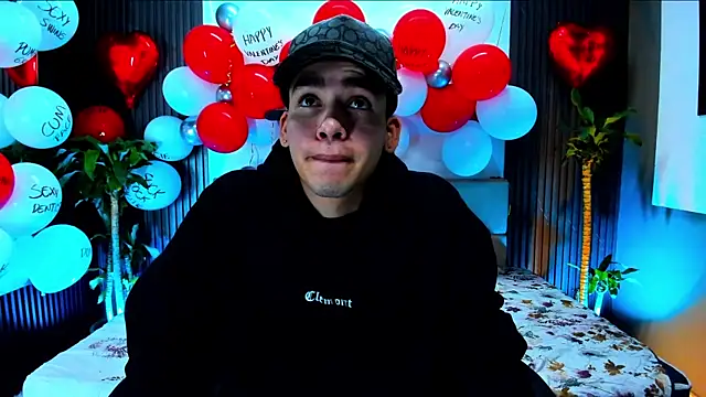 Snapshot of Mike_0233_ chatting on 02.16.25 Mike 0233 online show from 02.16.25