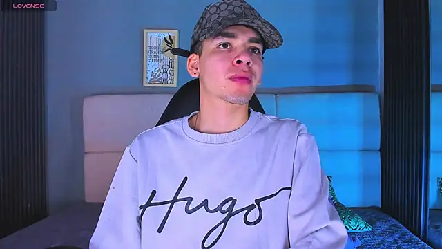 Snapshot of Mike_0233_ chatting on 02.18.25 Mike 0233 online show from 02.18.25