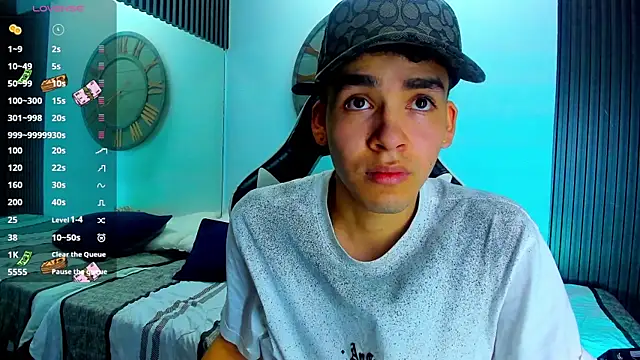 Snapshot of Mike_0233_ chatting on 02.20.25 Mike 0233 online show from 02.20.25