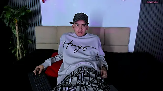 Snapshot of Mike_0233_ chatting on 02.25.25 Mike 0233 online show from 02.25.25