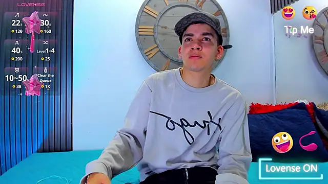 Snapshot of Mike_0233_ chatting on 02.28.25 Mike 0233 online show from 02.28.25