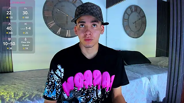 Snapshot of Mike_0233_ chatting on 03.04.25 Mike 0233 online show from 03.04.25