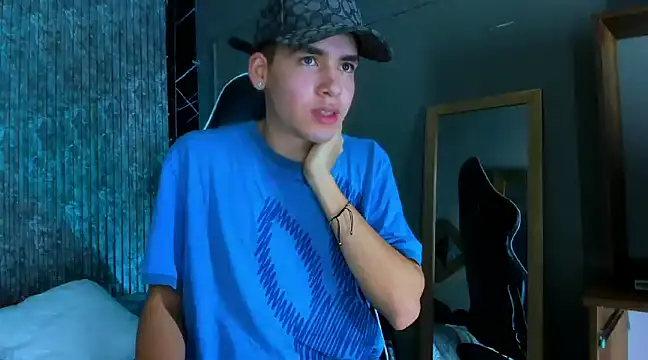 Snapshot of Mike_0233_ chatting on 03.12.25 Mike 0233 online show from 03.12.25