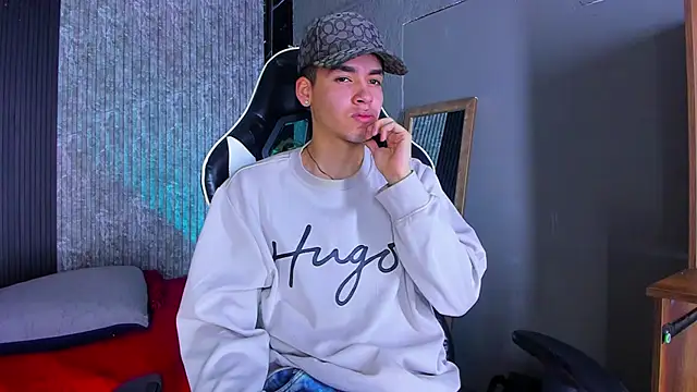 Snapshot of Mike_0233_ chatting on 03.15.25 Mike 0233 online show from 03.15.25