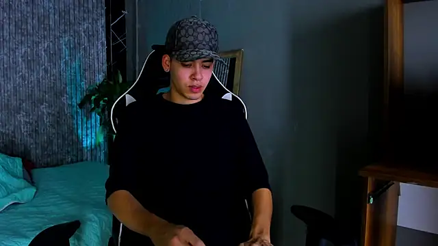 Snapshot of Mike_0233_ chatting on 03.23.25 Mike 0233 online show from 03.23.25