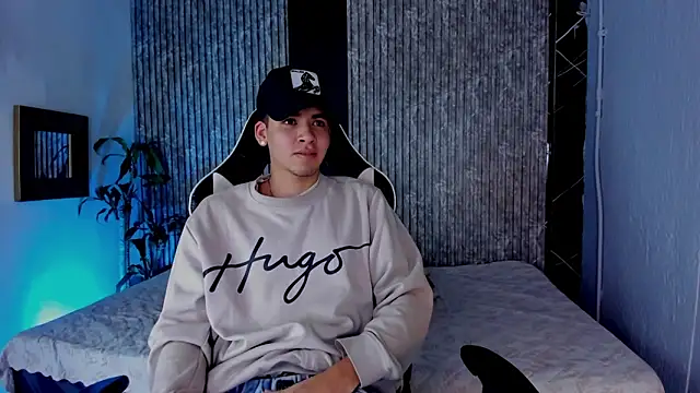 Snapshot of Mike_0233_ chatting on 09.12.25 Mike 0233 online show from 09.12.25