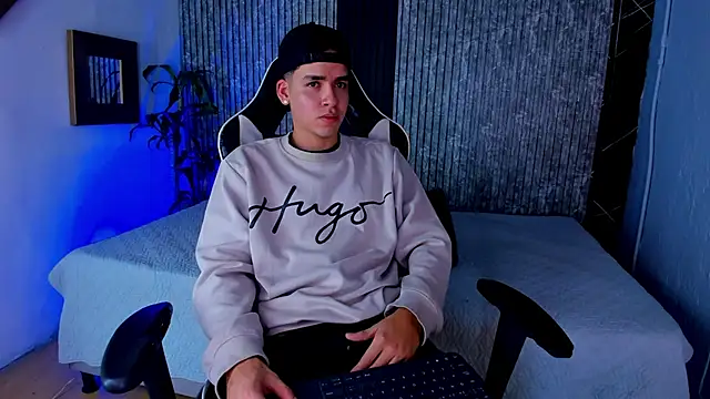 Snapshot of Mike_0233_ chatting on 09.14.25 Mike 0233 online show from 09.14.25