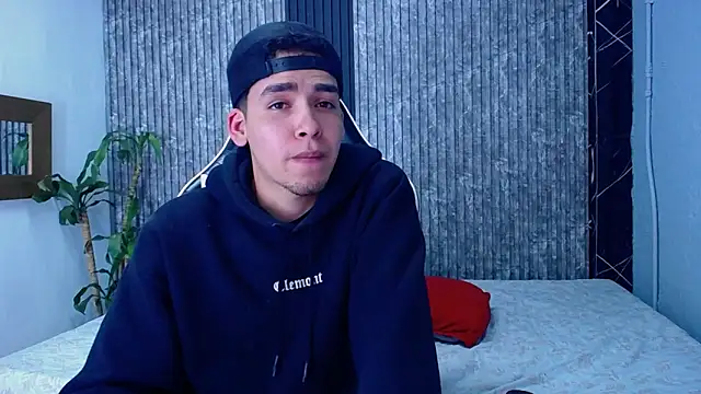 Snapshot of Mike_0233_ chatting on 10.18.25 Mike 0233 online show from 10.18.25