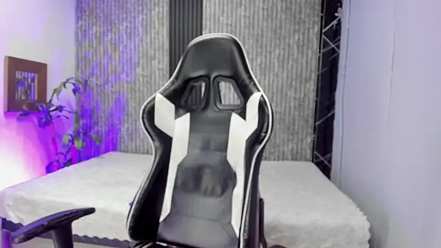 Snapshot of Mike_0233_ chatting on 11.07.25 Mike 0233 online show from 11.07.25