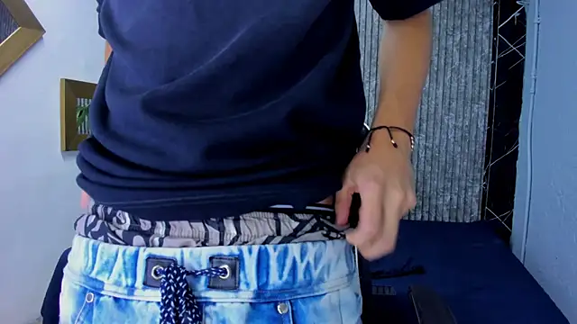 Snapshot of Mike_0233_ chatting on 11.13.25 Mike 0233 online show from 11.13.25