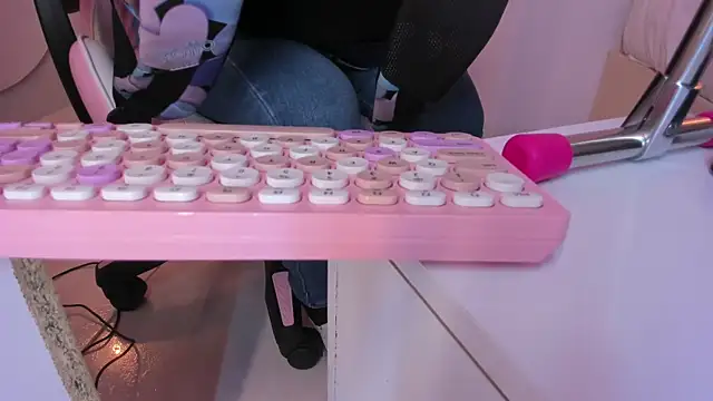 violeth hill online show from 11.09.25