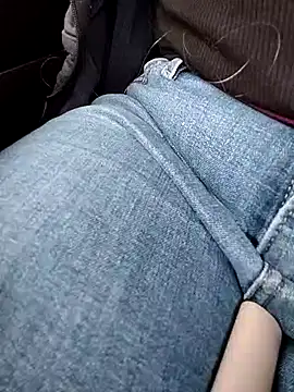 Snapshot of blondebanginbroad chatting on 01.10.25 blondebanginbroad online show from 01.10.25