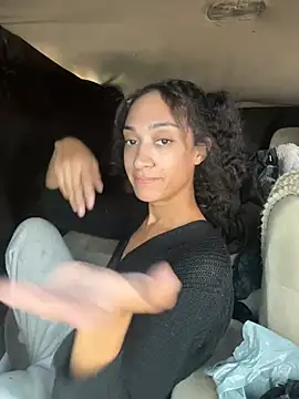 starrynikki online show from 12.19.24