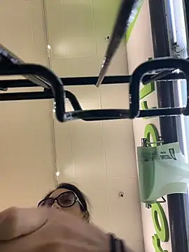 starrynikki online show from 11.24.25