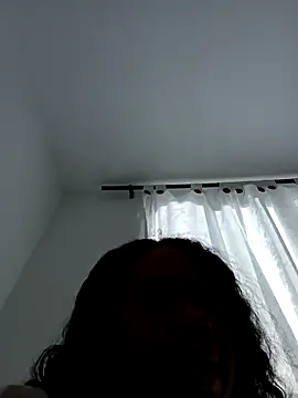 Snapshot of XMara chatting on 01.26.25 XMara online show from 01.26.25