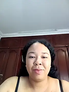 Snapshot of XMara chatting on 01.27.25 XMara online show from 01.27.25