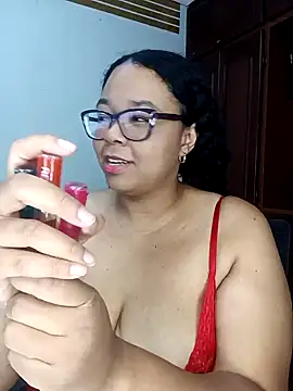 Snapshot of XMara chatting on 02.07.25 XMara online show from 02.07.25