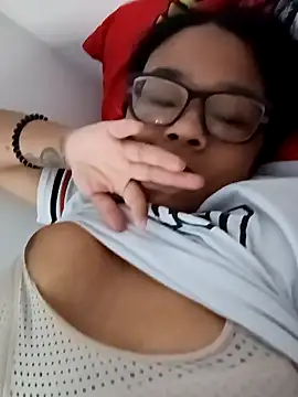 Snapshot of XMara chatting on 02.09.25 XMara online show from 02.09.25