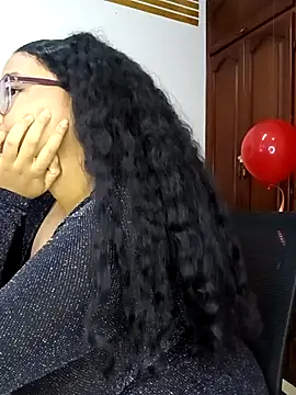 Snapshot of XMara chatting on 02.14.25 XMara online show from 02.14.25