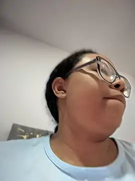 Snapshot of XMara chatting on 09.26.25 XMara online show from 09.26.25