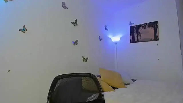 Mila-yang online show from 10.05.25