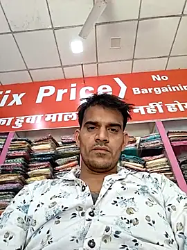 Snapshot of absoluteright chatting on 03.05.25 absoluteright online show from 03.05.25