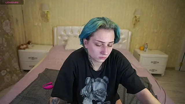 LunaaMayy online show from 10.31.25