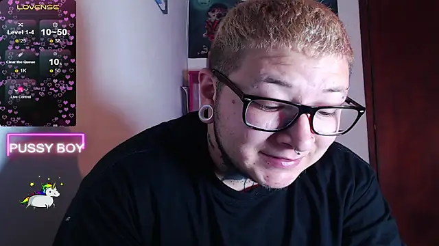 Snapshot of princeFtm chatting on 02.05.25 princeFtm online show from 02.05.25