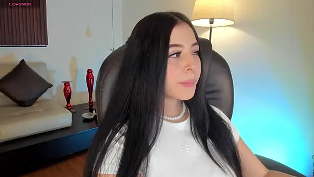Snapshot of Maaiitee chatting on 07.23.26 Maaiitee online show from 07.23.26