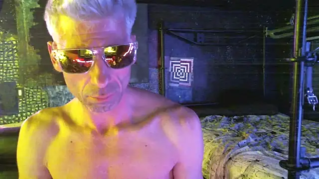 RoomBlueWhite online show from 12.09.24