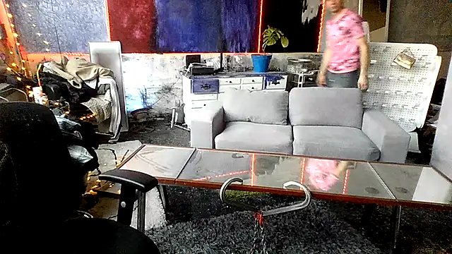 RoomBlueWhite online show from 04.08.26